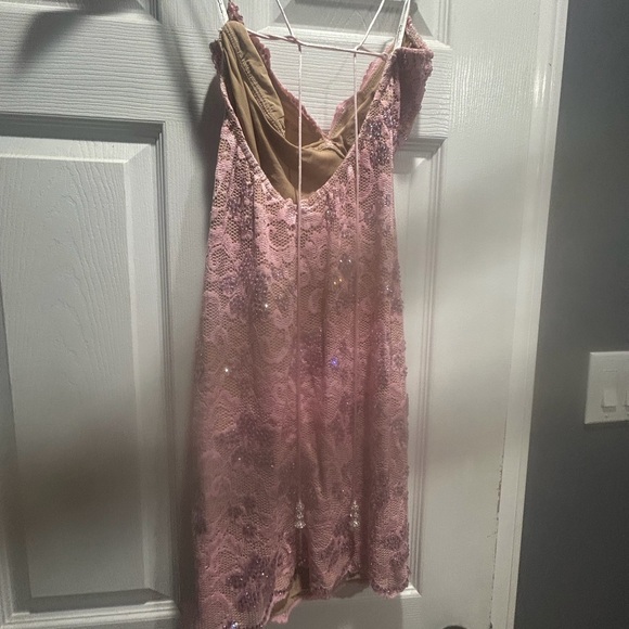 Pink Lace and Crystal cocktail dress - Picture 2 of 4